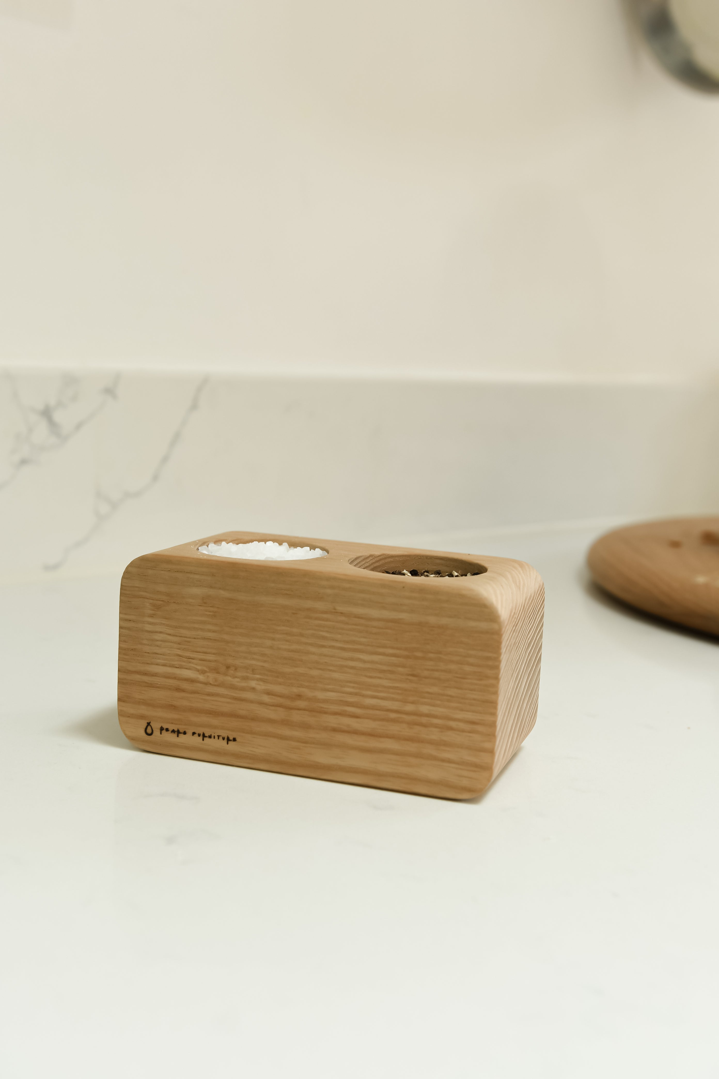 Salt & Pepper station