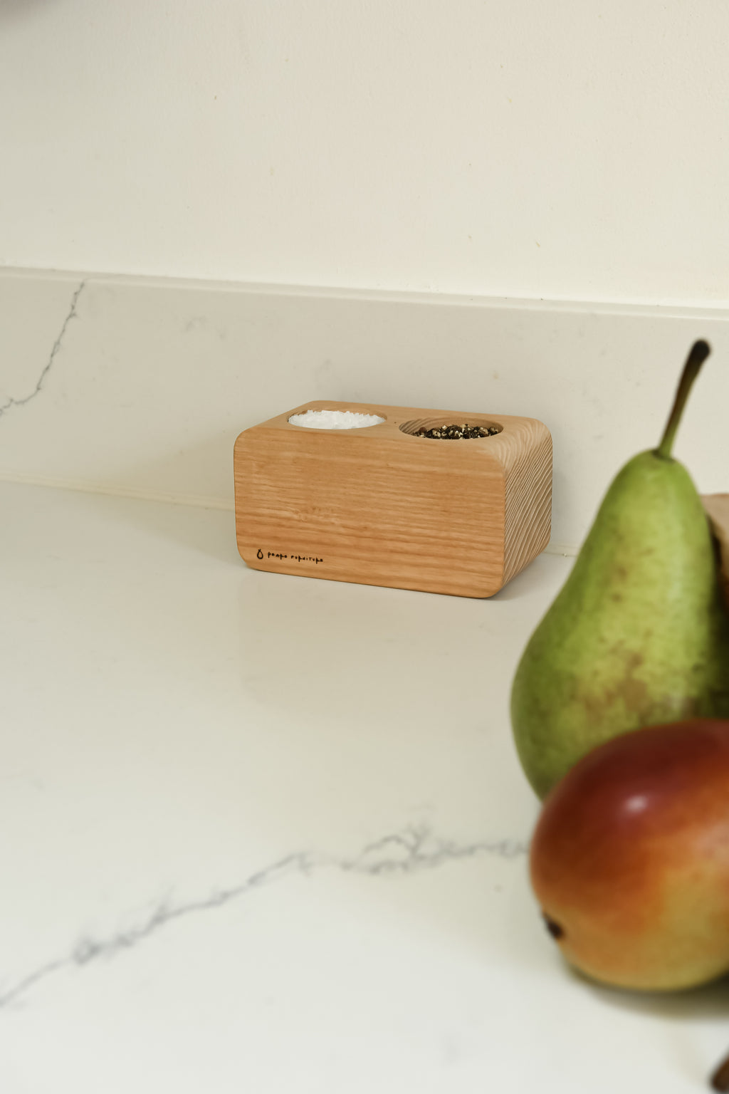 Salt & Pepper station